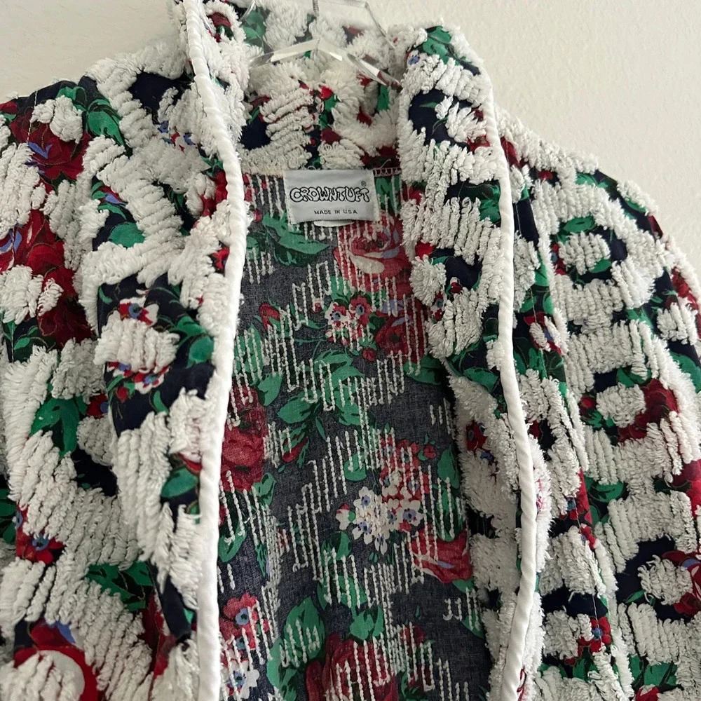 Vtg Crowntuft Chenille Robe Women L White Floral 80s Long Belted USA‎ Made Flaw